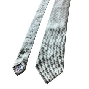 Turnbull & Asser Neiman Marcus Light Grey & Pastel Yellow Wavy Print Silk Tie
